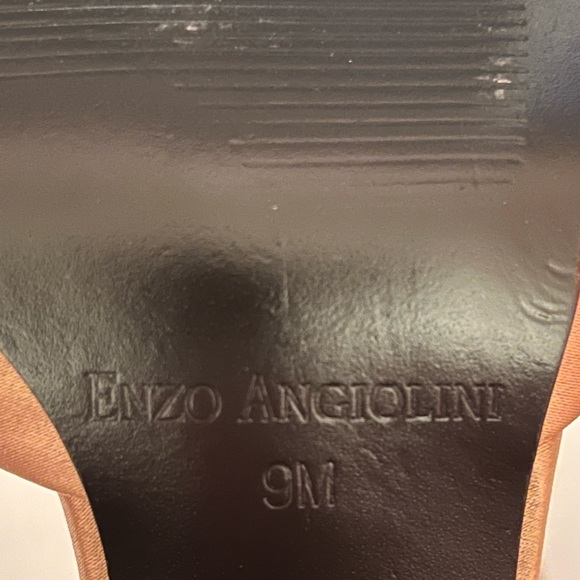 Enzo Angiolini Eaaretina Gold Satin Jeweled Heels Size 9 Medium - Picture 11 of 11